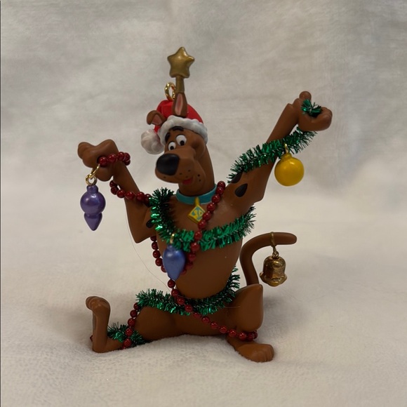 Hallmark Scooby-Doo Christmas Ornament 2002 - Picture 3 of 9